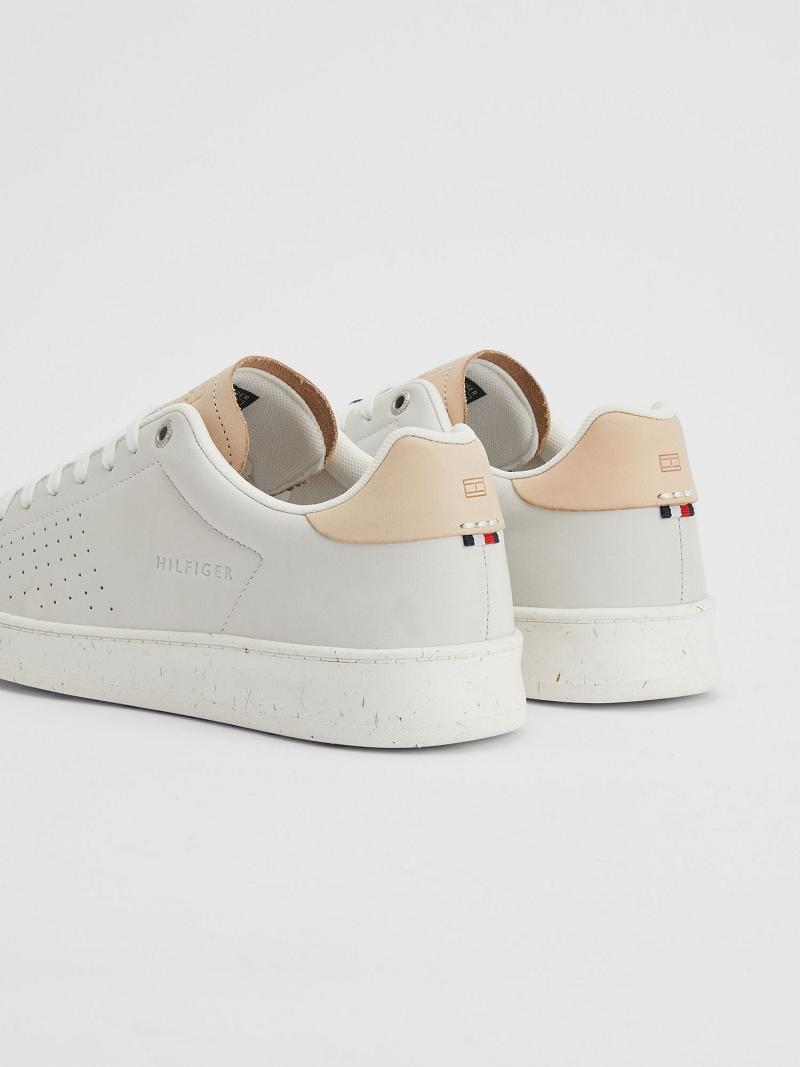 Férfi Tommy Hilfiger Perforated leather Sneaker Fehér | HU 1410YXF